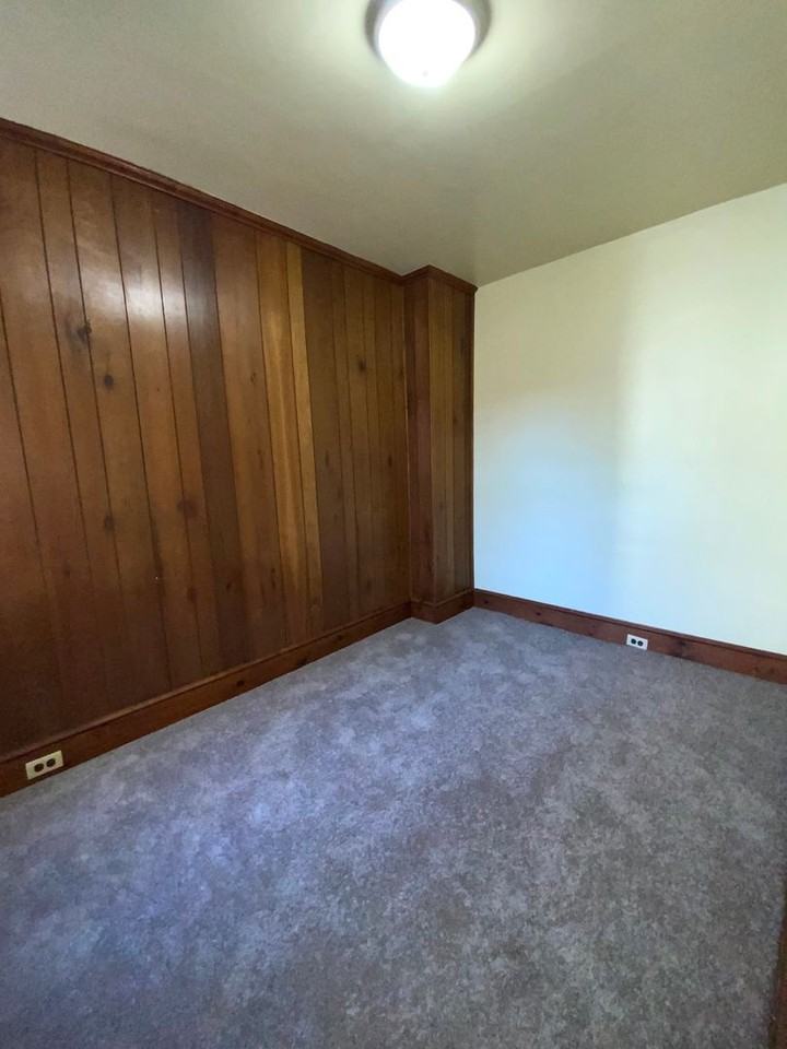 844 4th Street - Photo 5 of 8