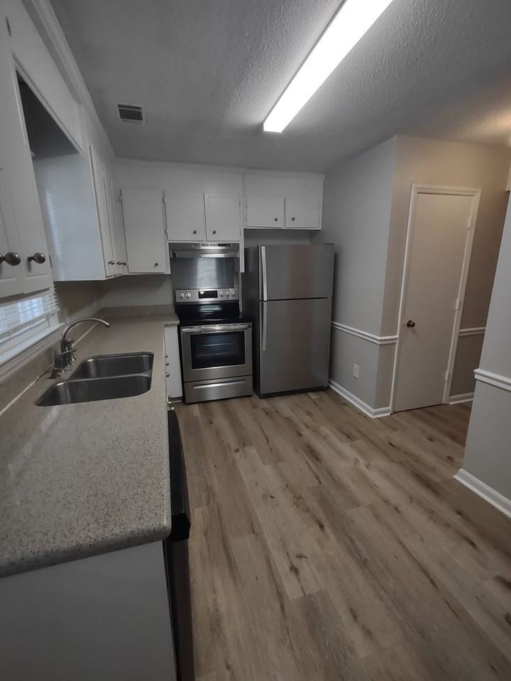 615 Rama Rd - Photo 3 of 21