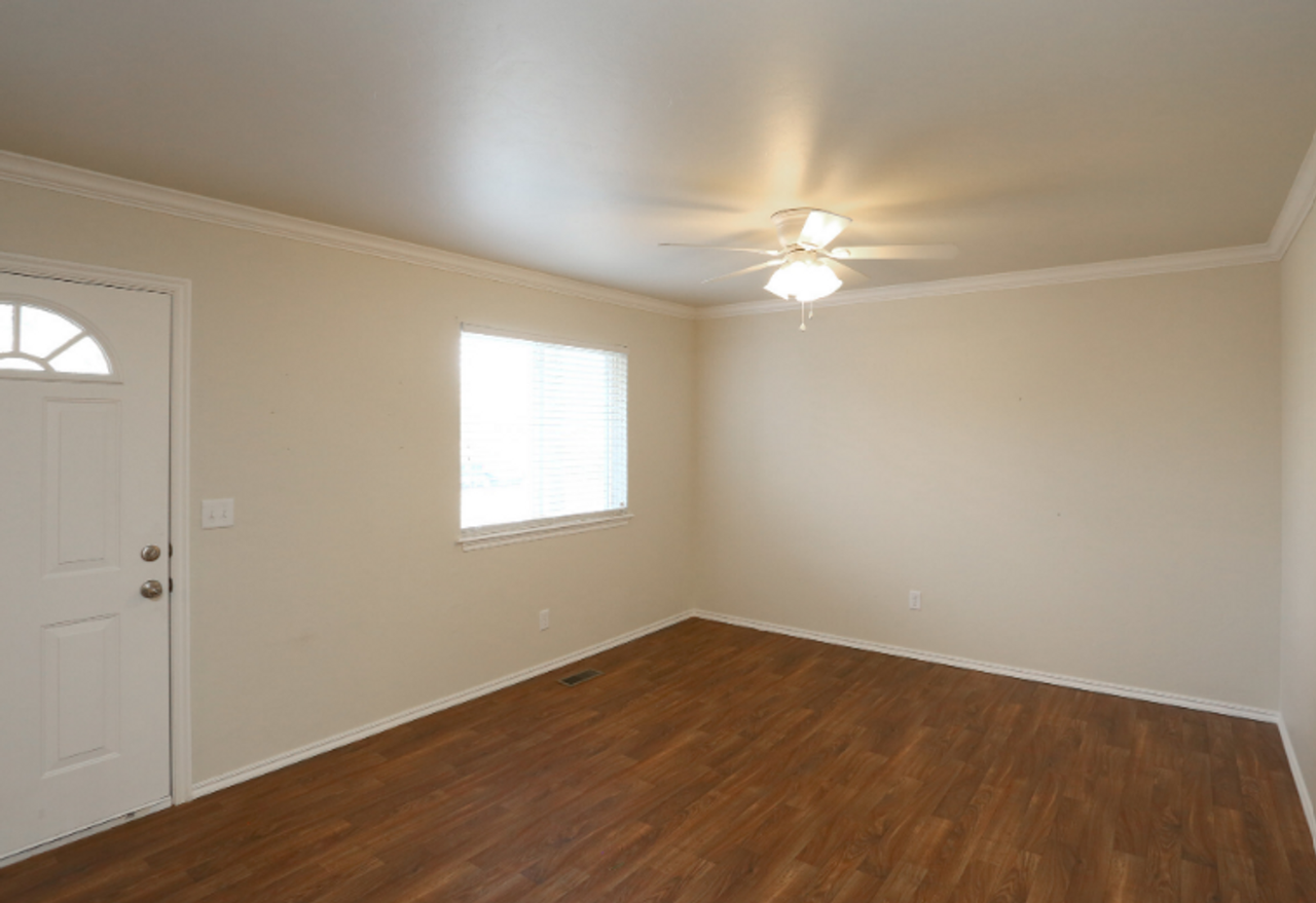 800 Chowning Ave - Photo 3 of 11