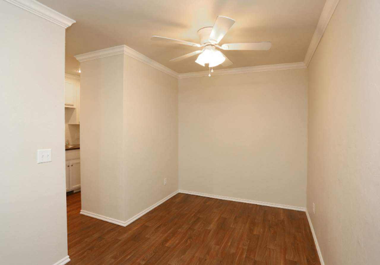 800 Chowning Ave - Photo 4 of 11