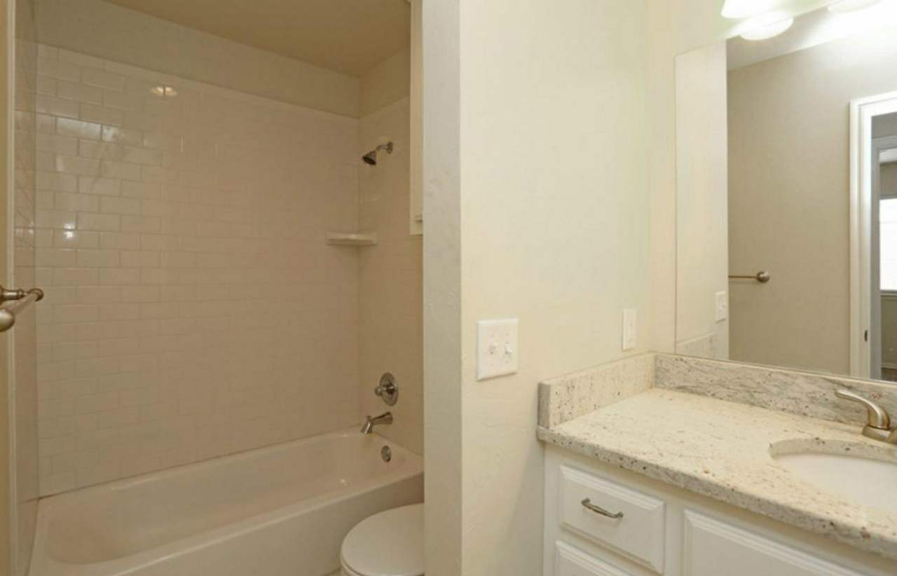 800 Chowning Ave - Photo 7 of 11