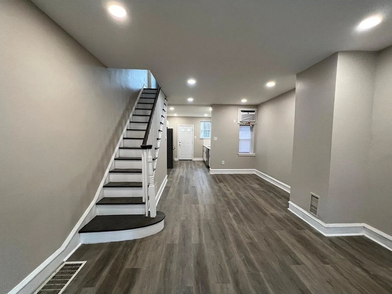1407 S Etting St - Photo 2 of 8