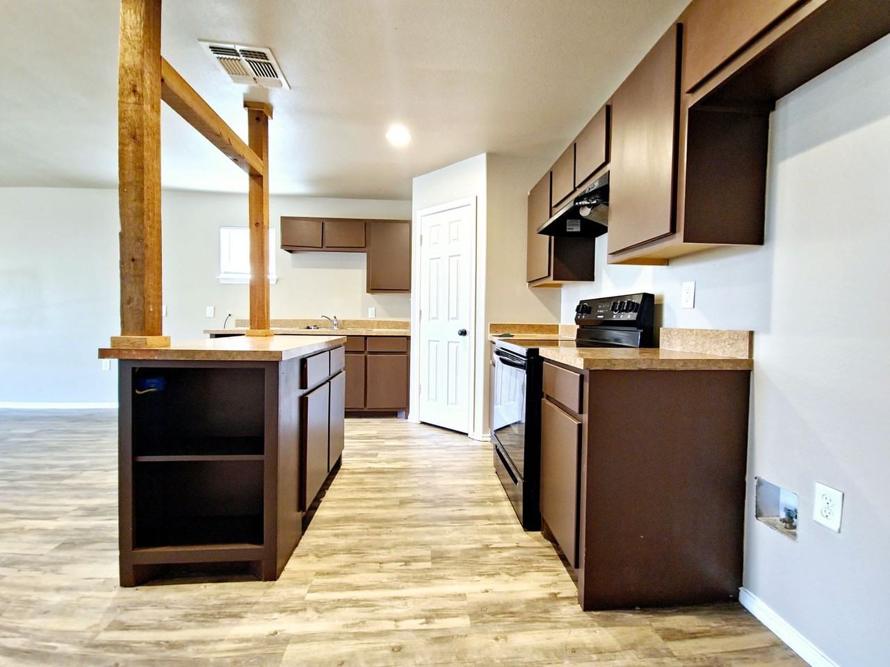 715 East Tulane Street #1 - Photo 5 of 10