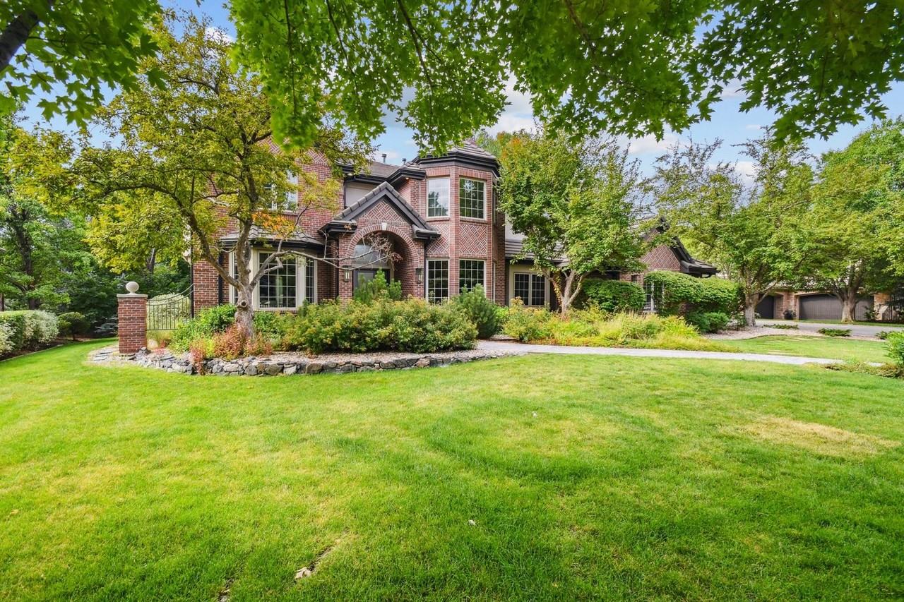 9 Covington Dr - Photo 2 of 38