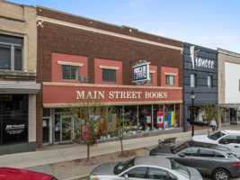 featured image of 8 Main St S