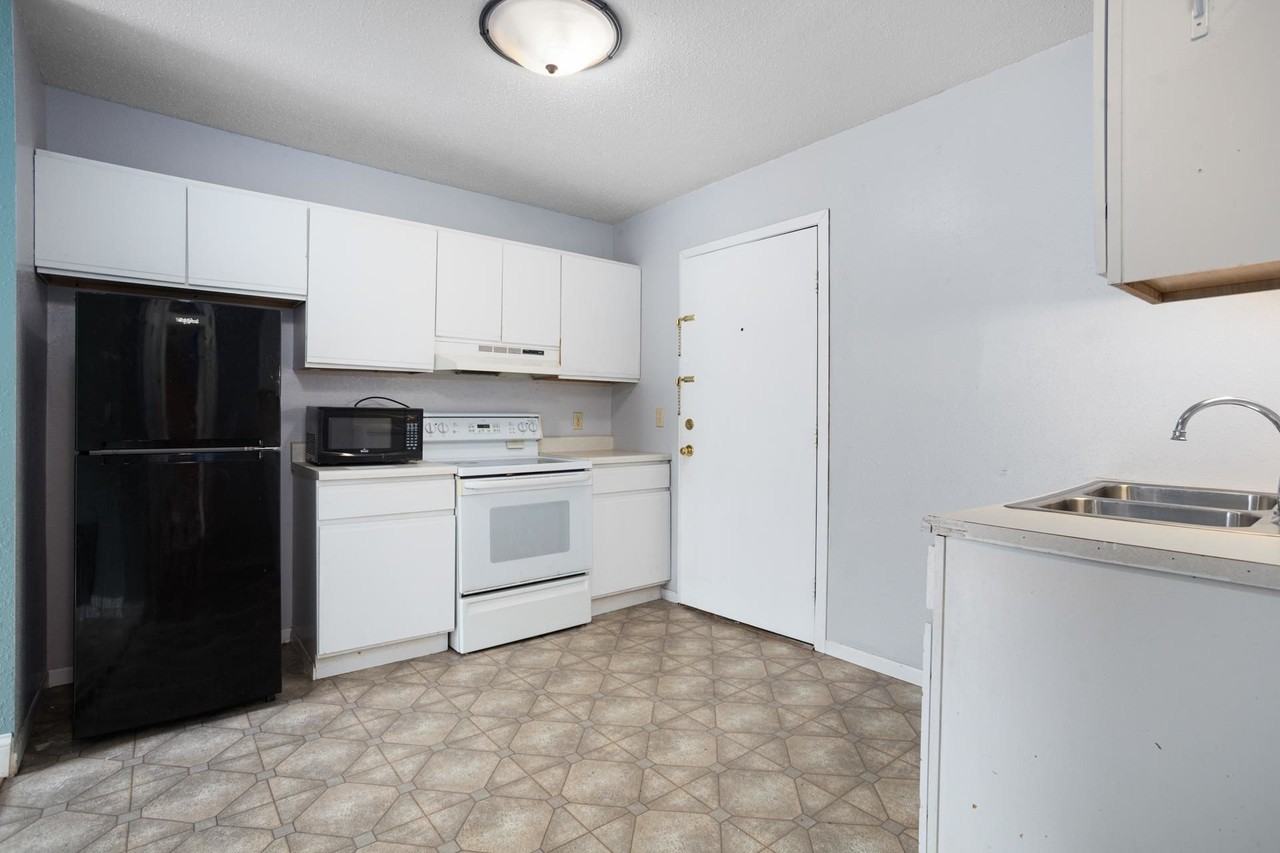 8 South Main Street - Photo 2 of 9