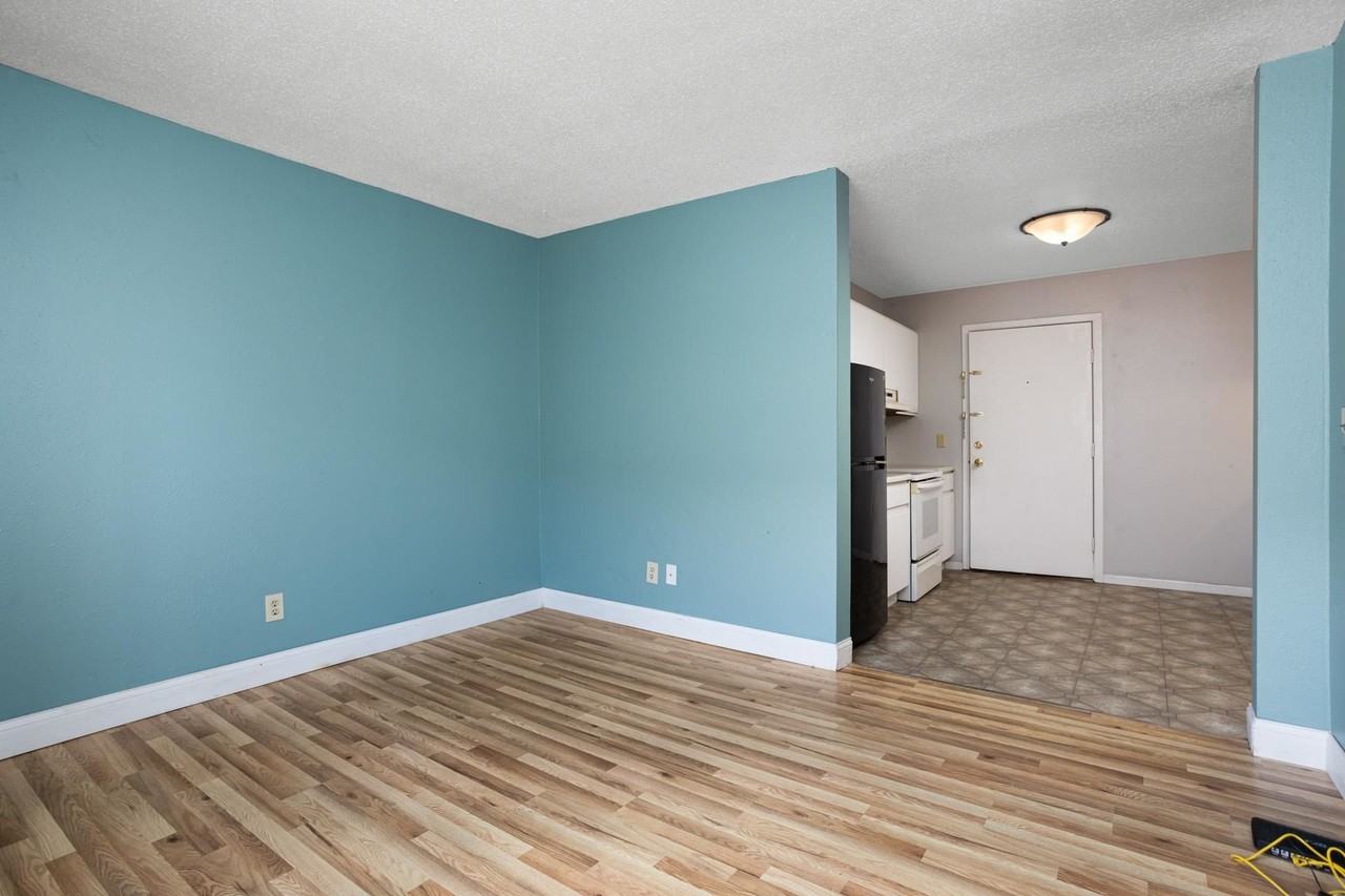 8 South Main Street - Photo 4 of 9