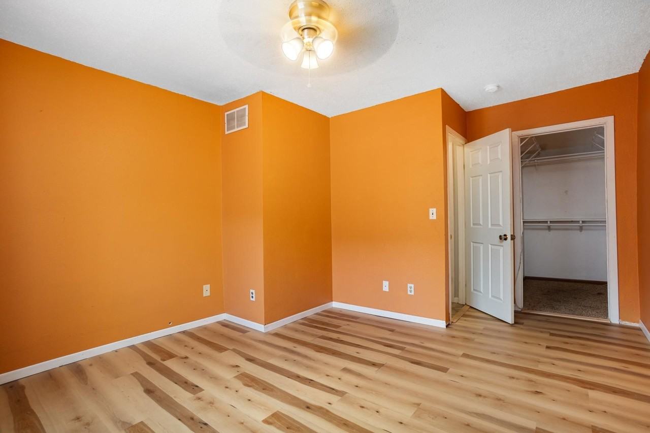 8 South Main Street - Photo 6 of 9