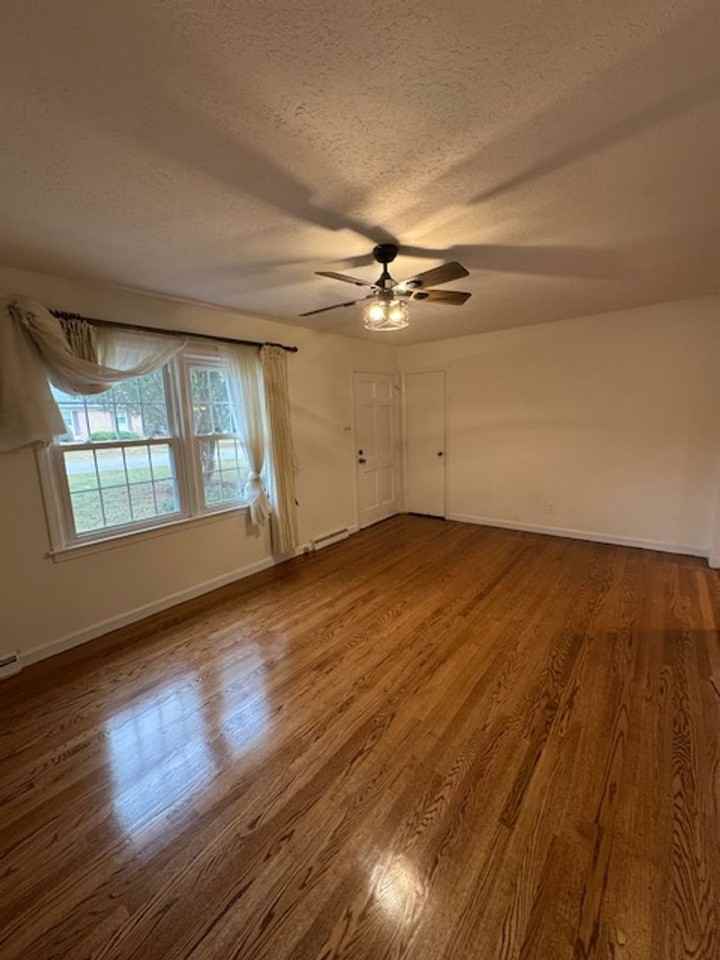 1902 Berry St - Photo 2 of 14