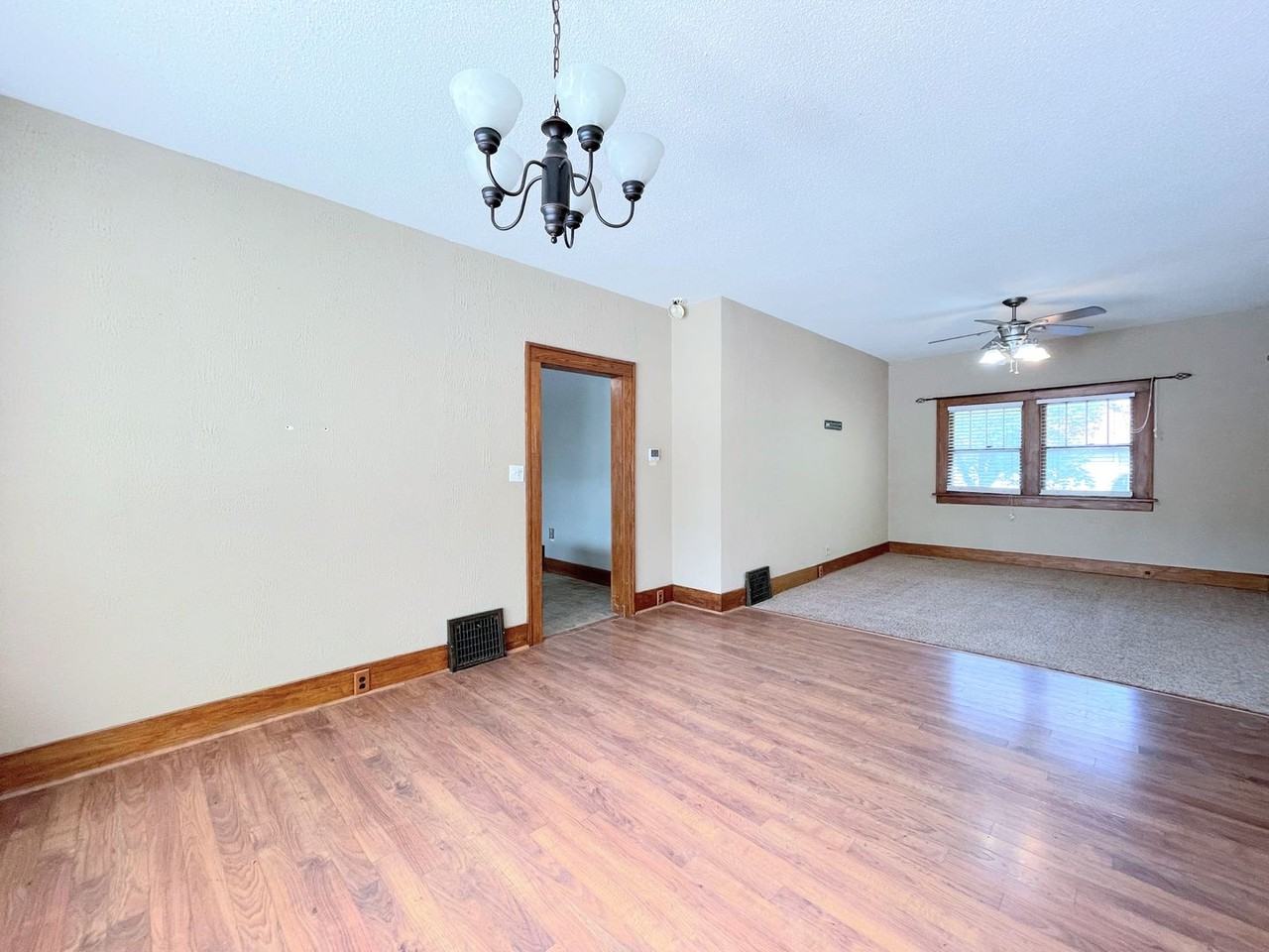 817 North Maple Street - Photo 2 of 25