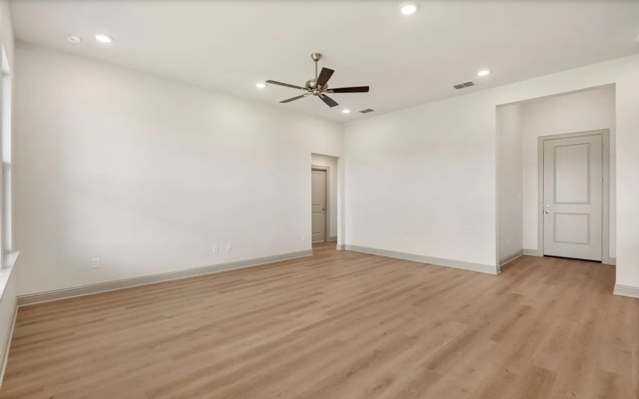 382 Mary Cir - Photo 4 of 27