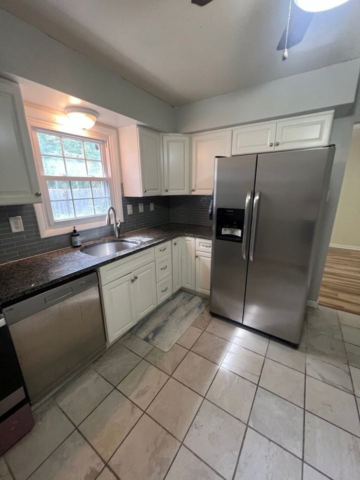 2620 Girard Ave - Photo 2 of 16