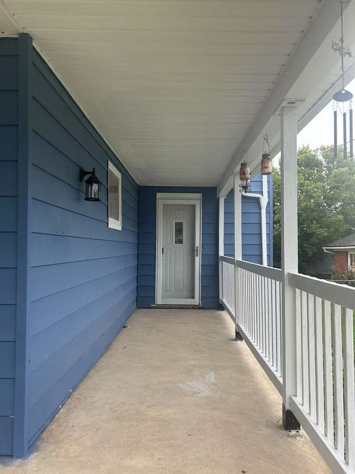 212 Maple St - Photo 3 of 18