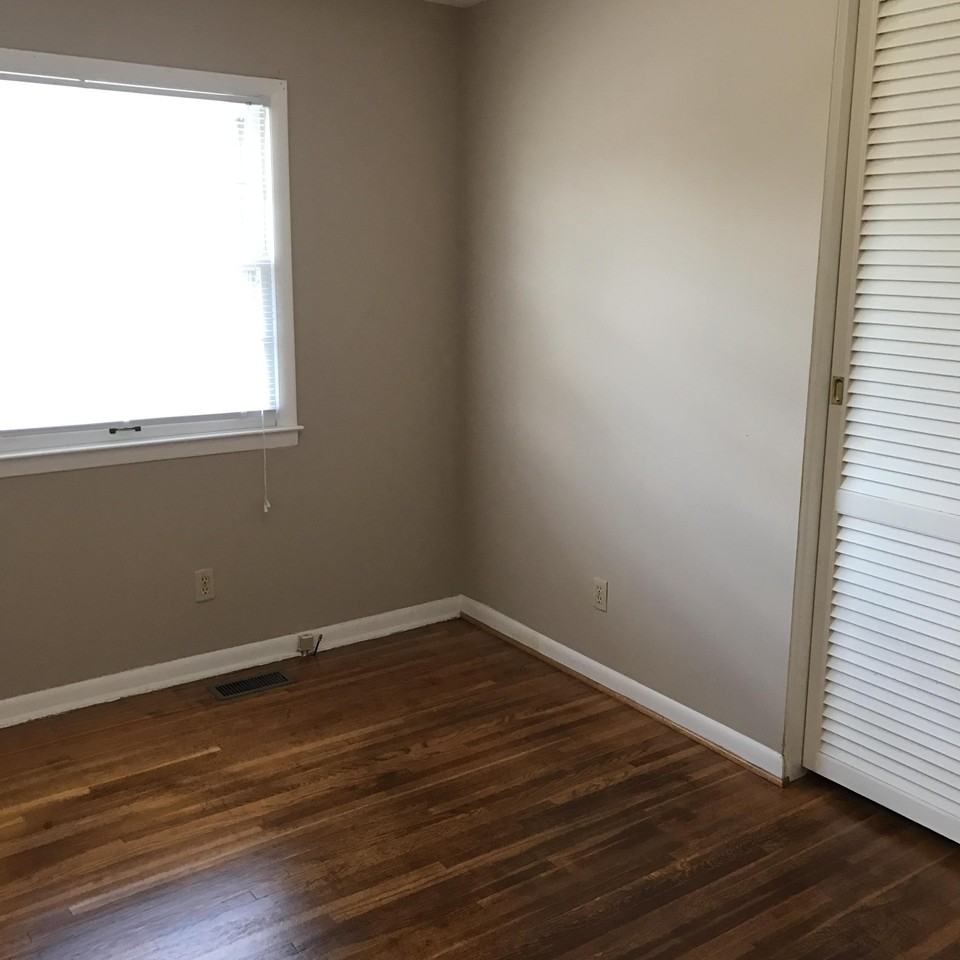 2350 Heather Way - Photo 2 of 10