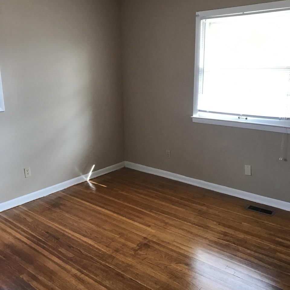 2350 Heather Way - Photo 6 of 10