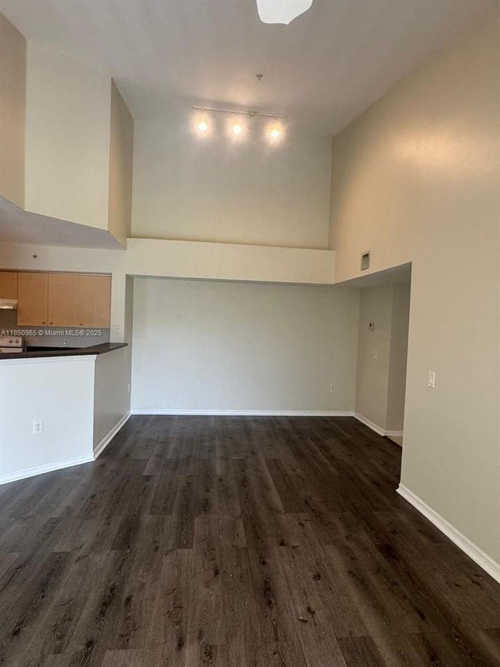 4041 San Marino Blvd #308 - Photo 2 of 30