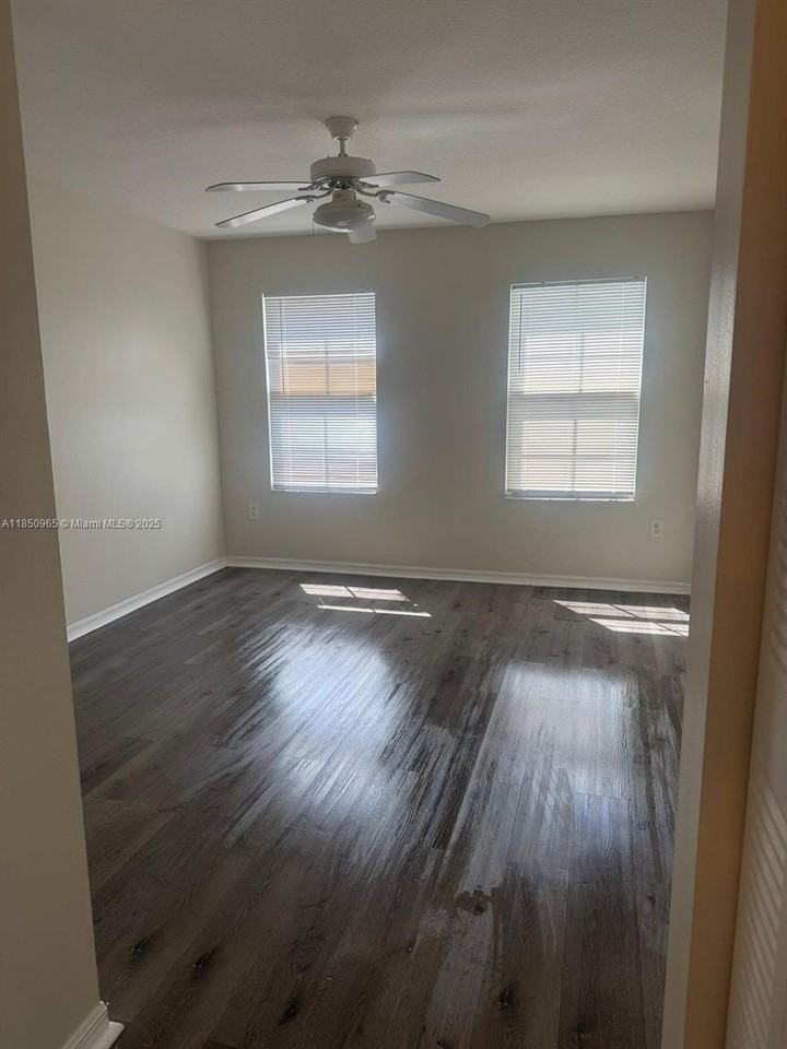 4041 San Marino Blvd #308 - Photo 5 of 30