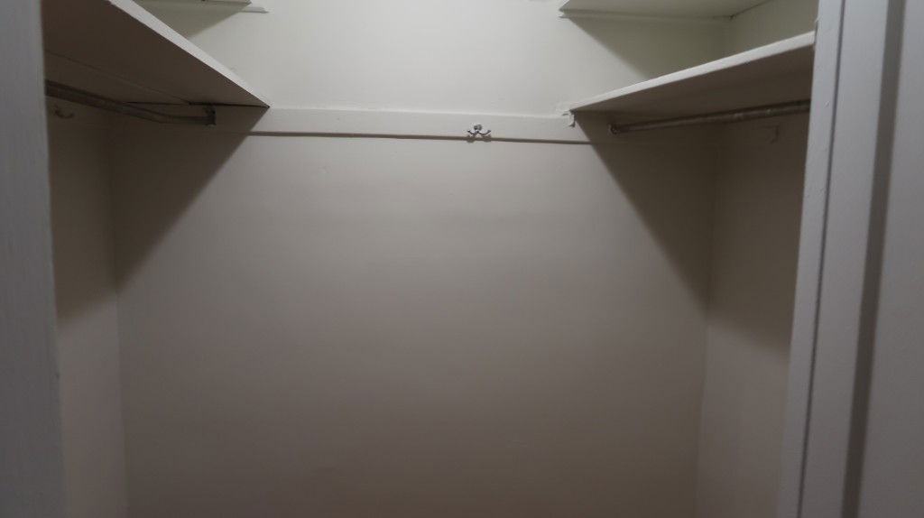 2621 W Gunnison St - Photo 7 of 8