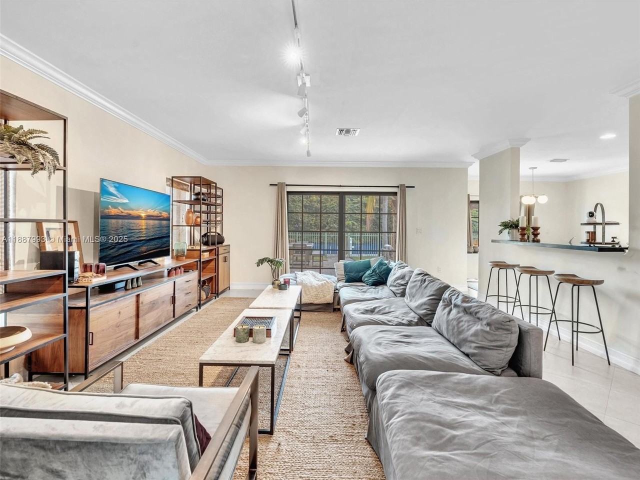 2901 Hidden Harbor Court - Photo 6 of 37