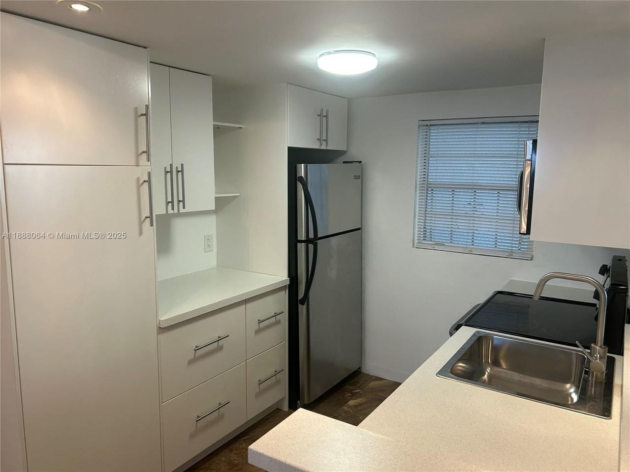 1230 Ne 139th St #407 - Photo 4 of 10