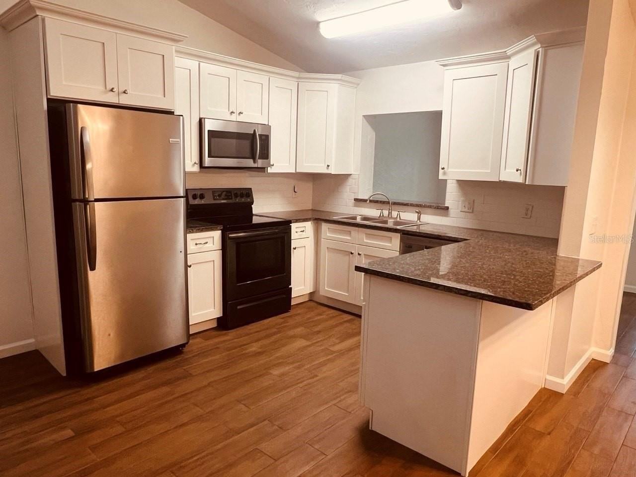 36 Rainstone Ln #B - Photo 2 of 12