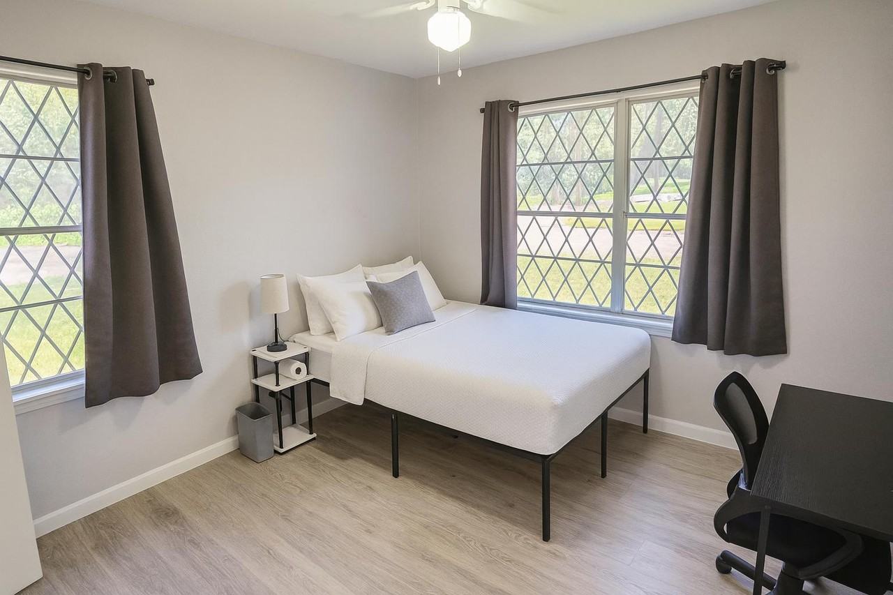 Yoe St - Photo 7 of 16