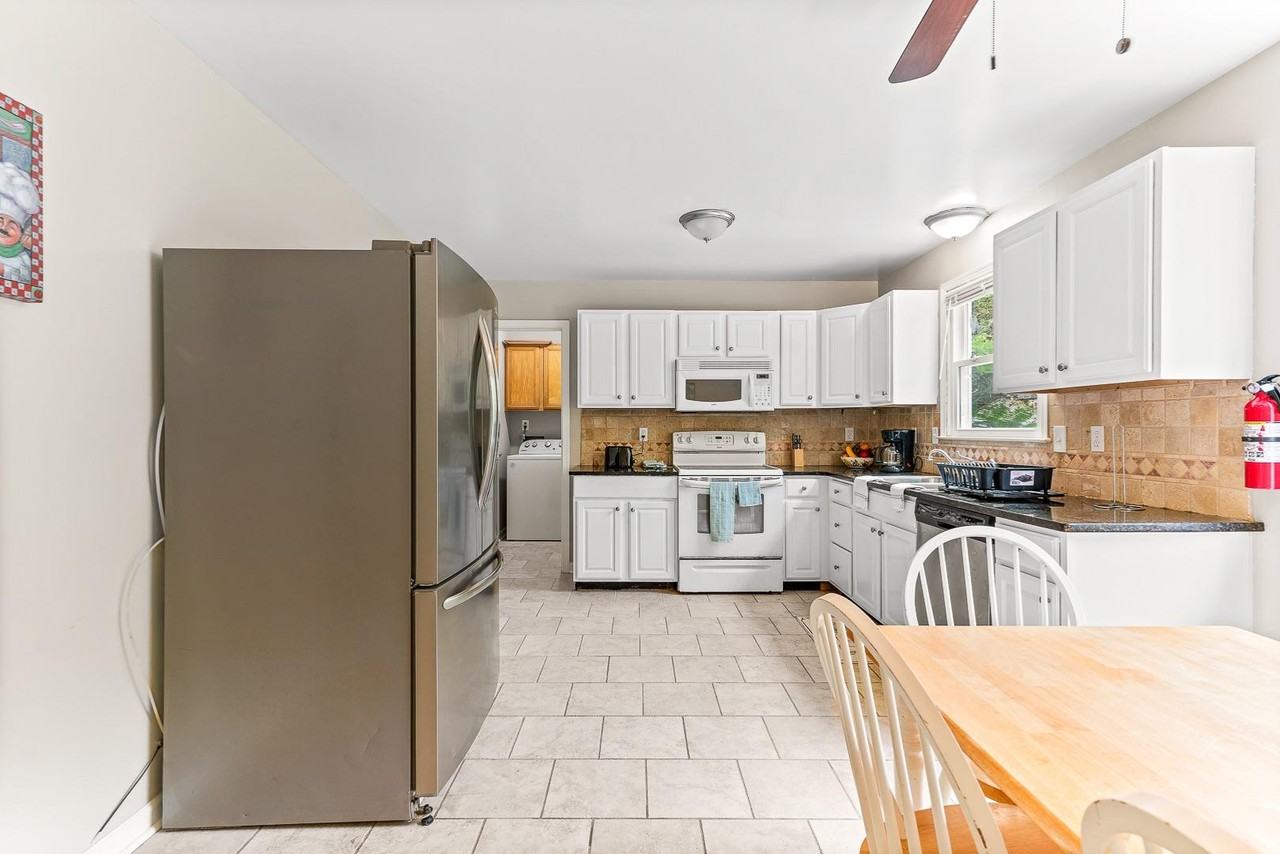 Collingwood Drive - Photo 5 of 17