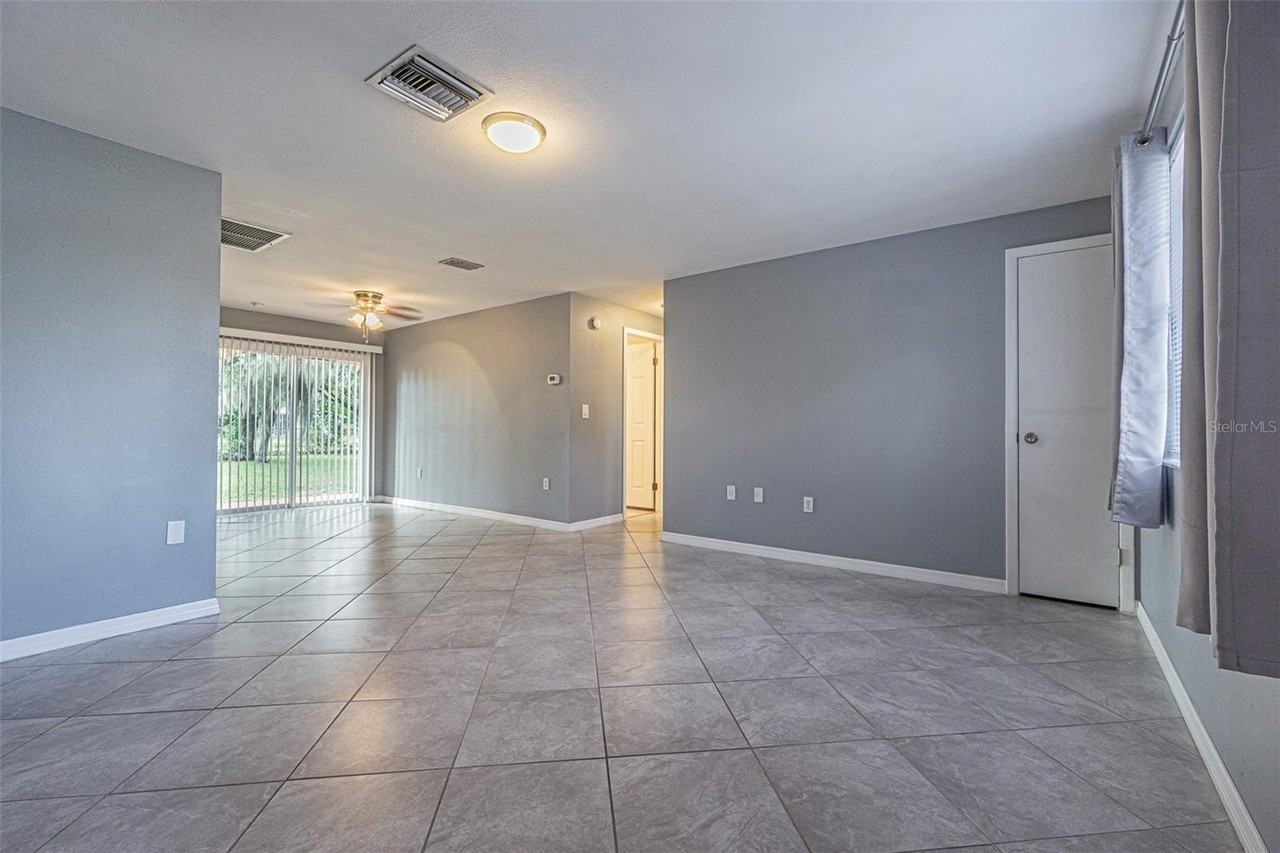 1529 Larkin Rd - Photo 2 of 37