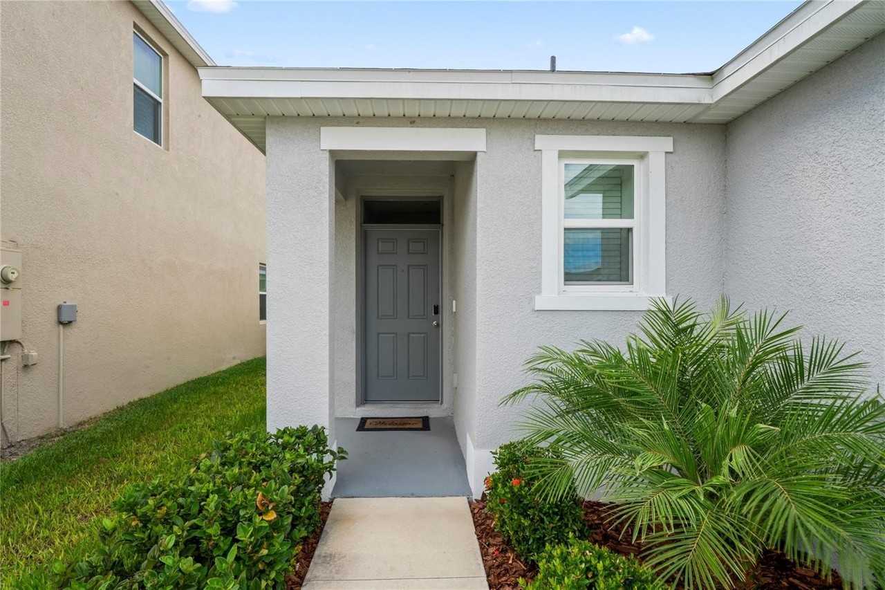 5675 Chorleywood Ln - Photo 5 of 50