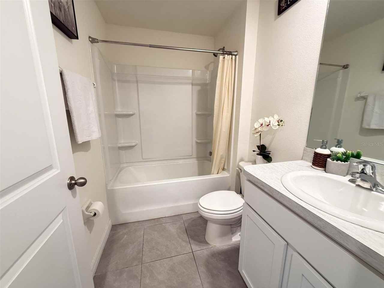 10744 Chippewa Dr - Photo 4 of 34