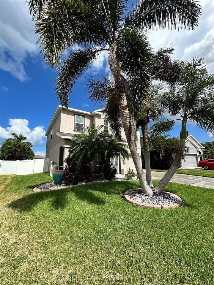 7823 110th Ave E - Photo 3 of 22