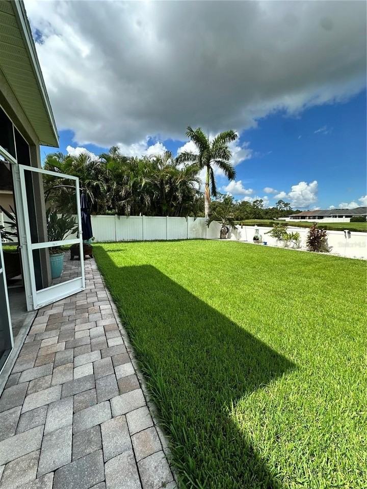 7823 110th Ave E - Photo 6 of 22