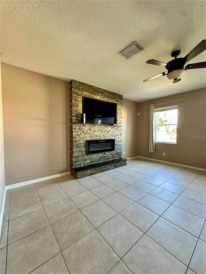 7823 110th Ave E - Photo 7 of 22