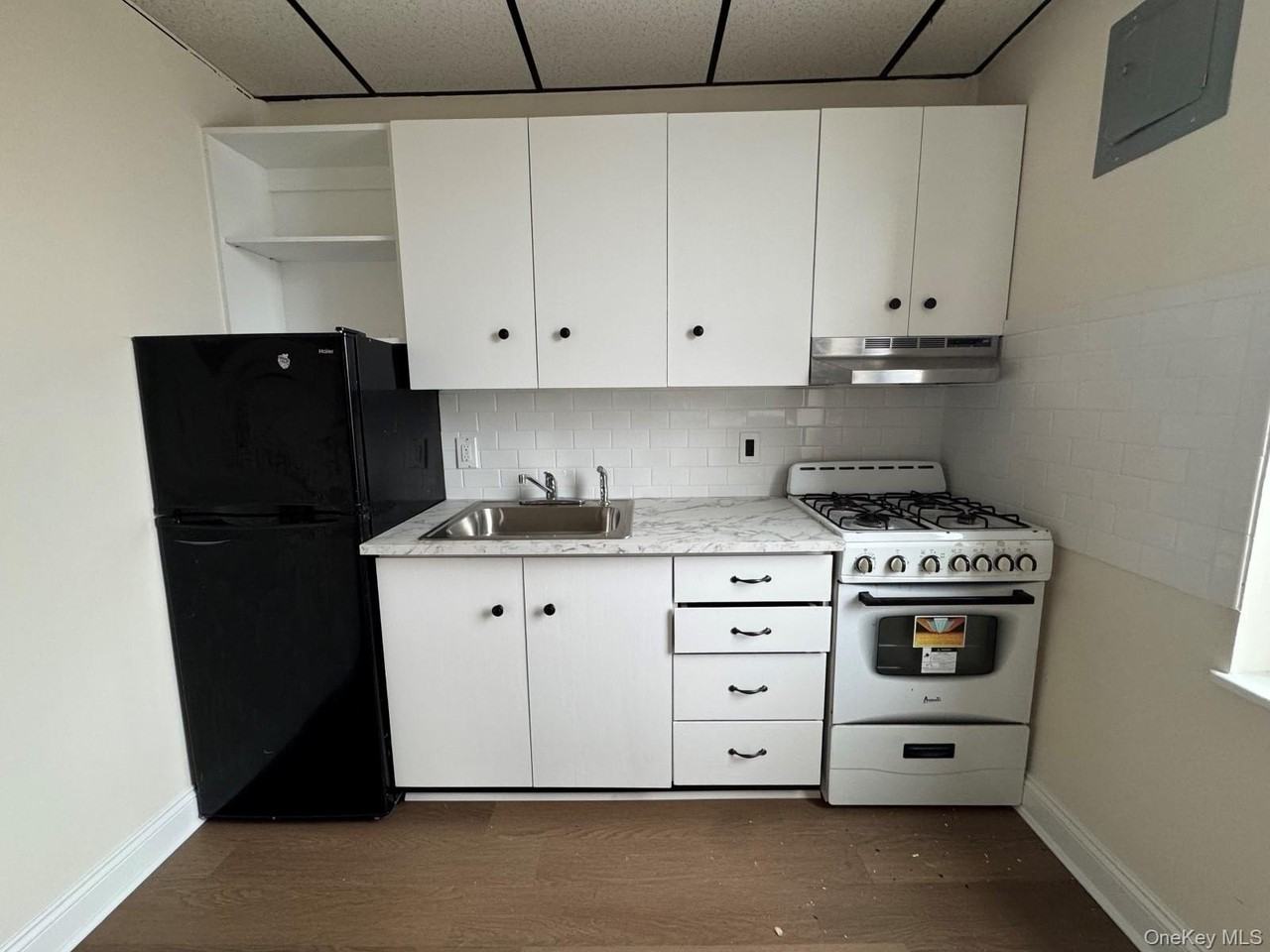 24777 Jericho Tpke #2FL - Photo 6 of 9