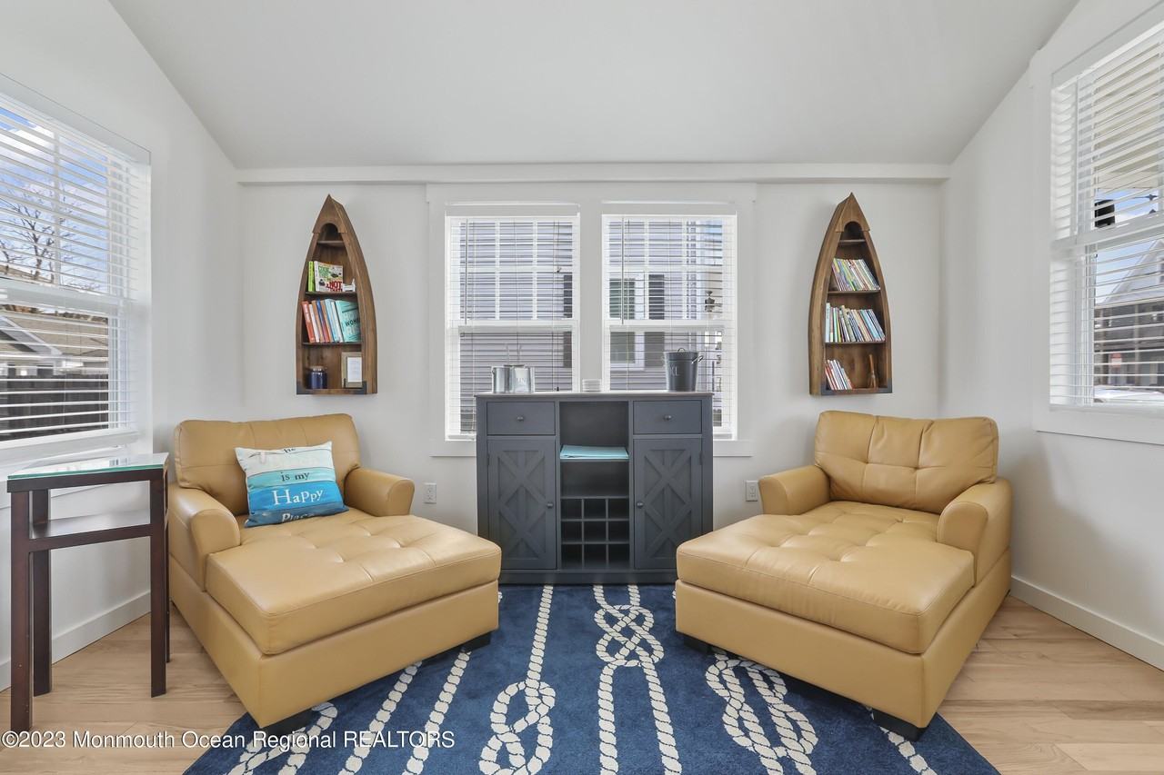 316 Park Place Ave - Photo 7 of 39