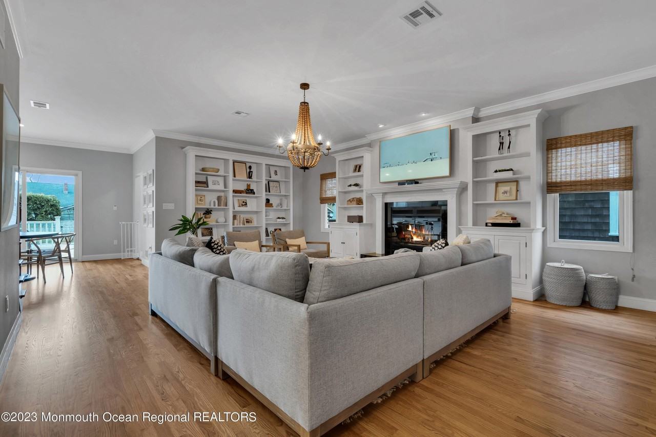 89 Mclean Ave - Photo 4 of 38