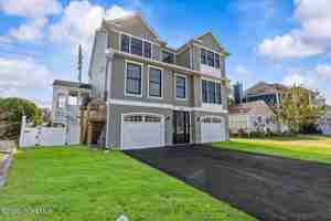 featured image of 1608 East St