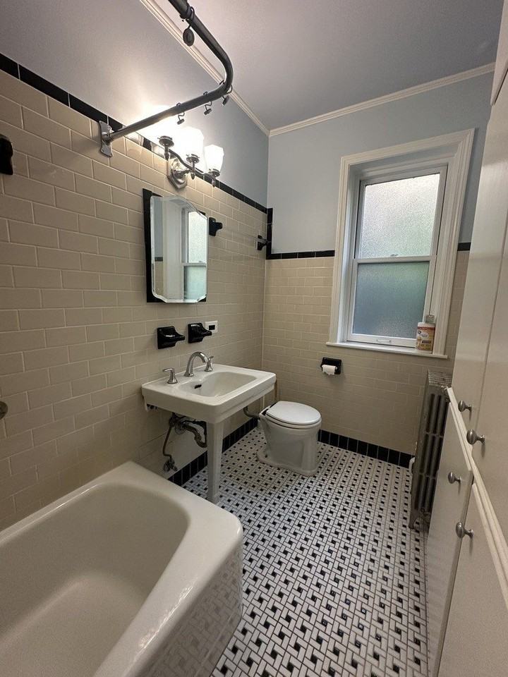 1214 W Jarvis Ave #1N - Photo 5 of 16