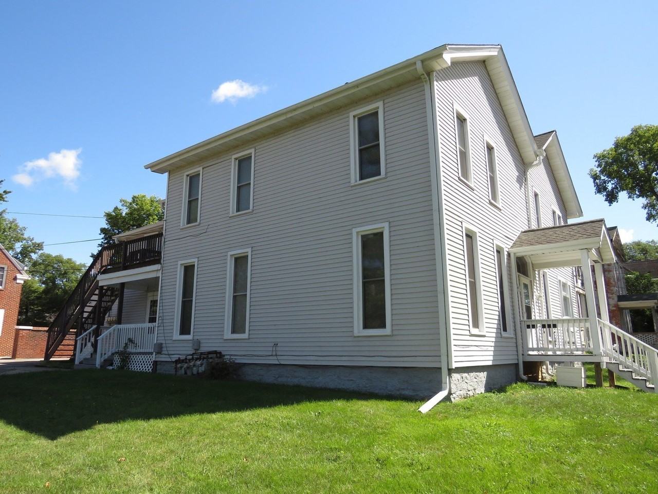 306 306 E Main Street E #B - Photo 2 of 14