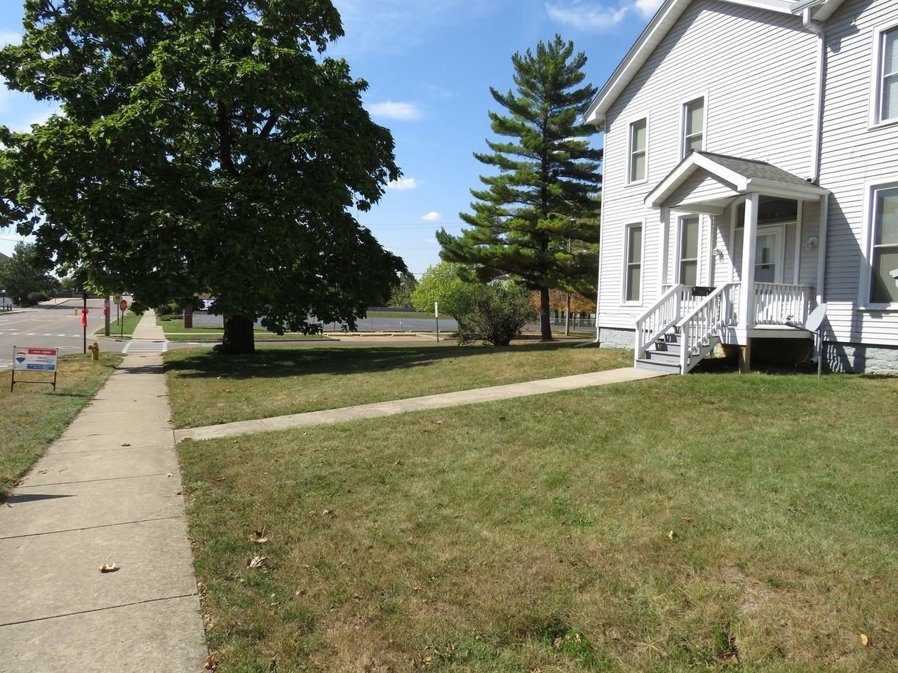 306 306 E Main Street E #B - Photo 3 of 14