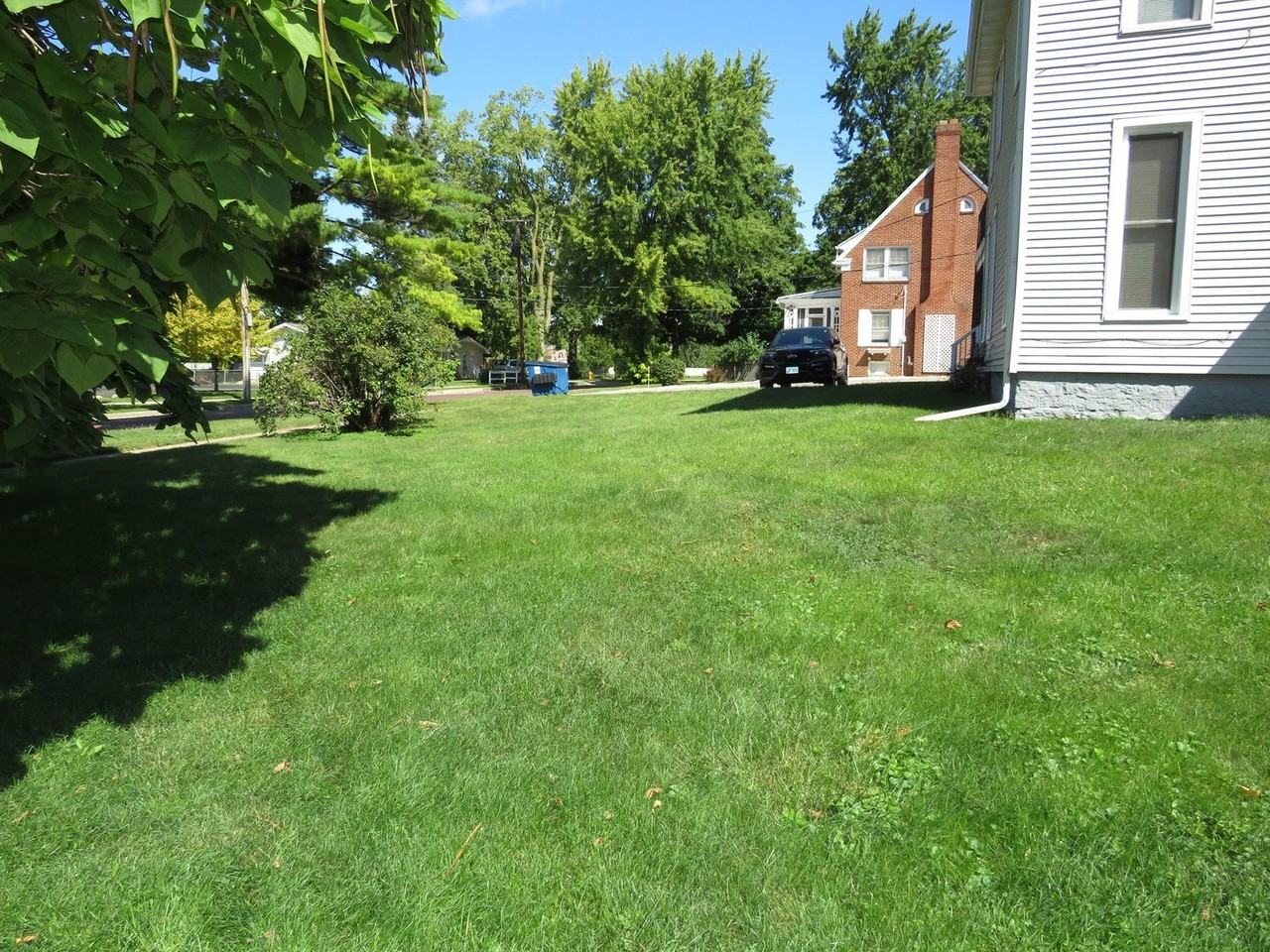 306 306 E Main Street E #B - Photo 4 of 14