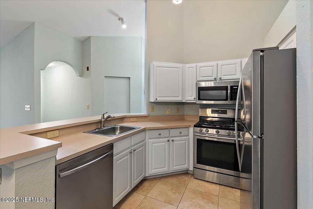 13810 Sutton Park Dr N Unit 1521 #1521 - Photo 6 of 18