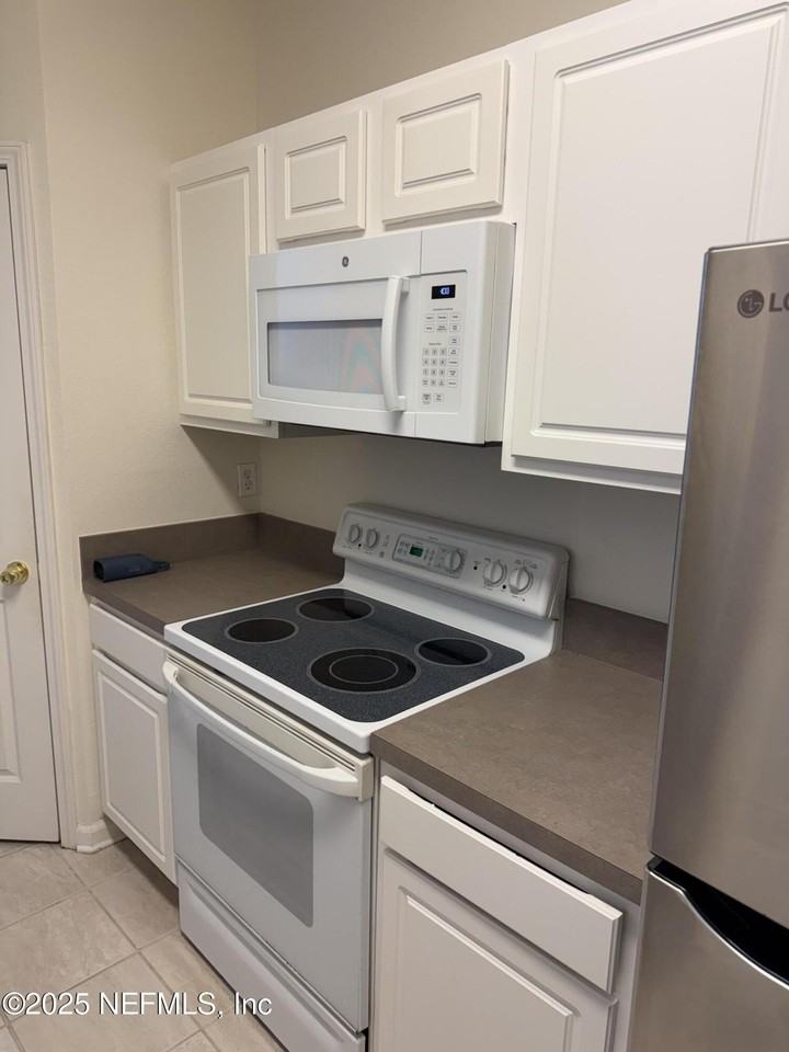 10550 Baymeadows Rd #628 - Photo 5 of 21