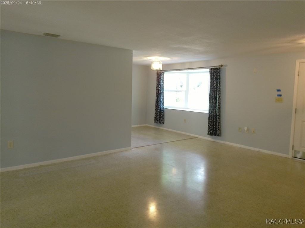 1080 North Hollywood Circle - Photo 6 of 32