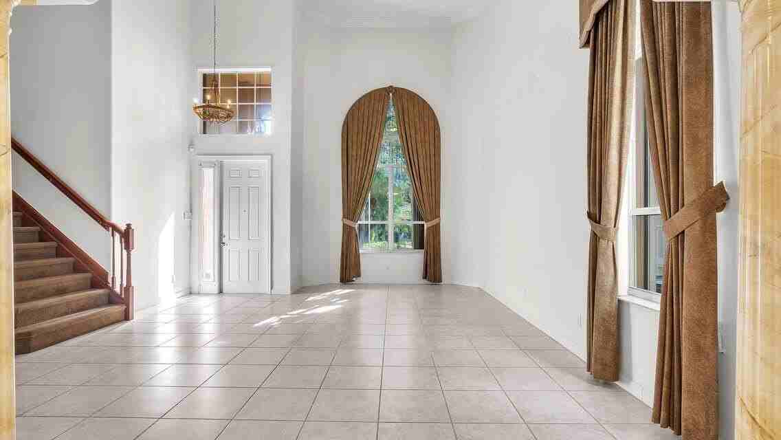 4795 S Classical Blvd - Photo 4 of 34