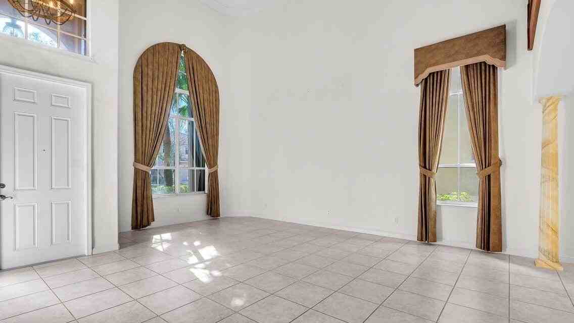 4795 S Classical Blvd - Photo 5 of 34