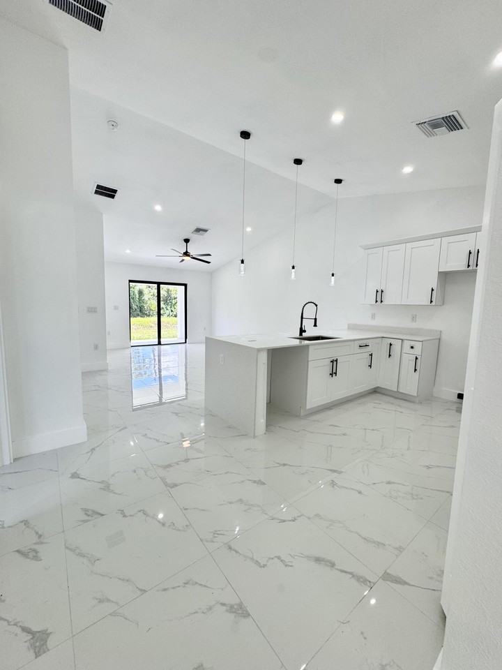 668 Chemstrand St E #668 - Photo 6 of 35