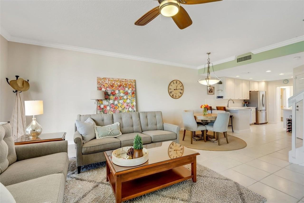 7812 Bergamo Ave - Photo 5 of 50