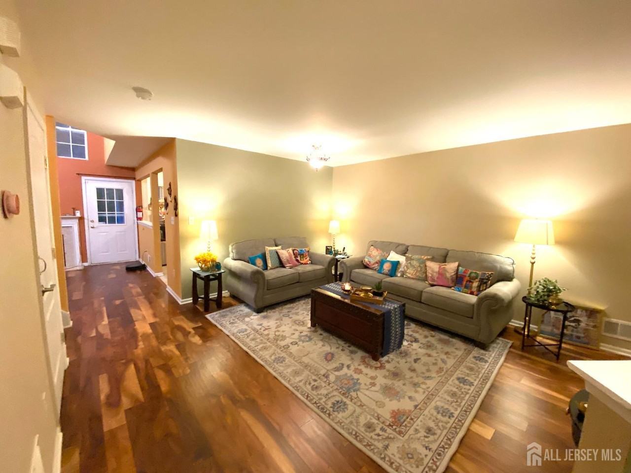 228 Hawthorne Road - Photo 3 of 23