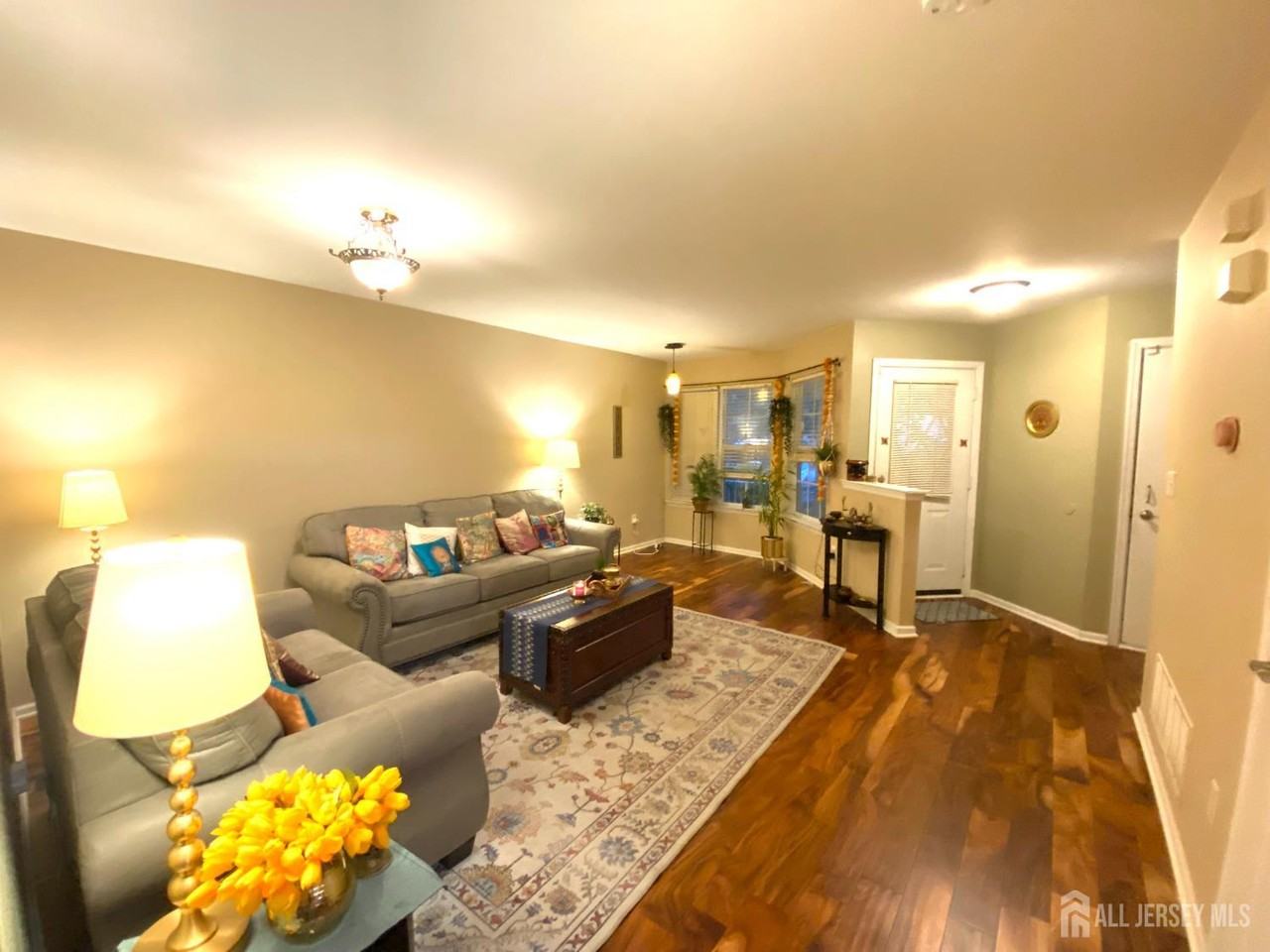 228 Hawthorne Road - Photo 4 of 23